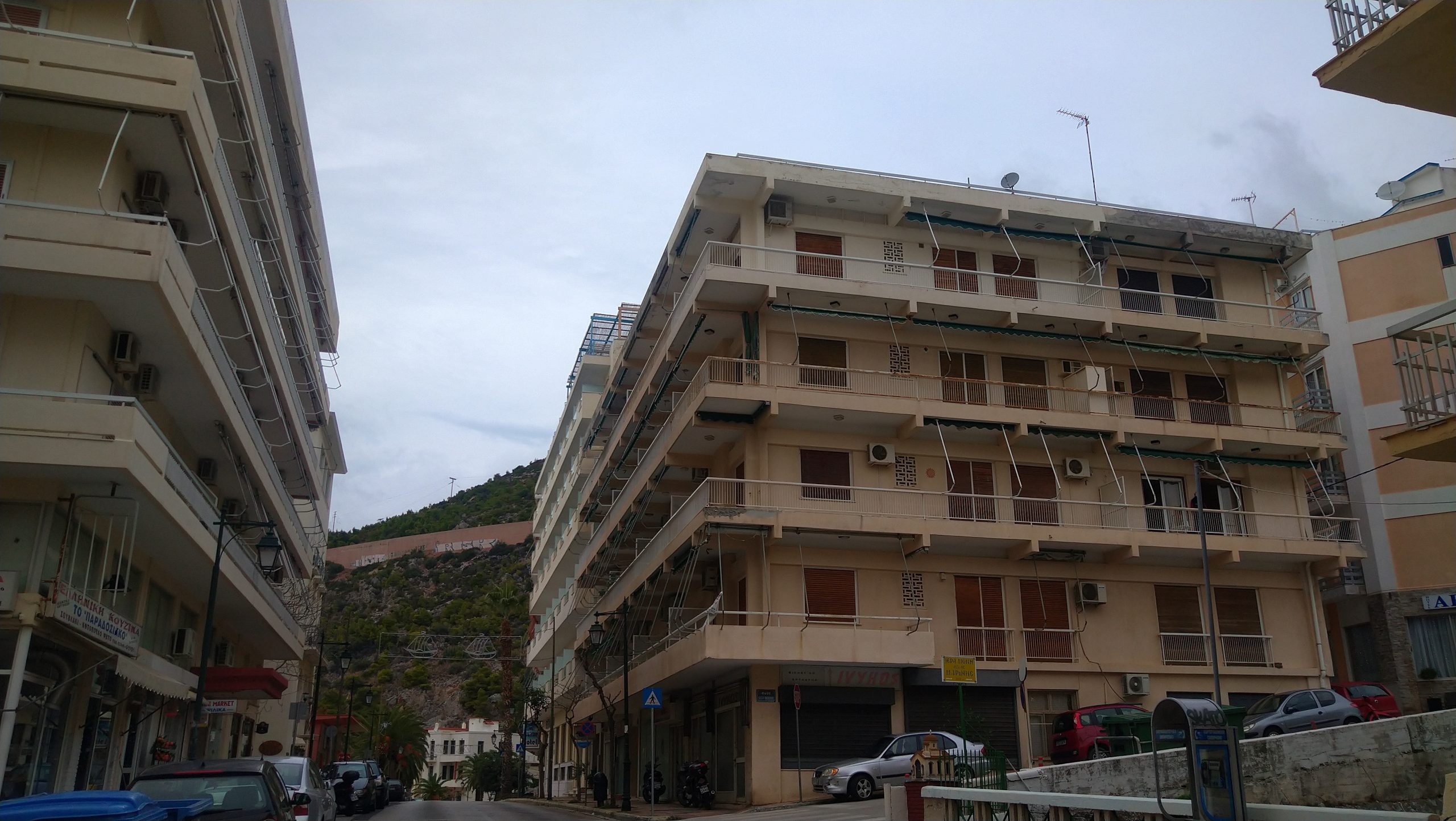 Loutraki SPA Apartment balkony