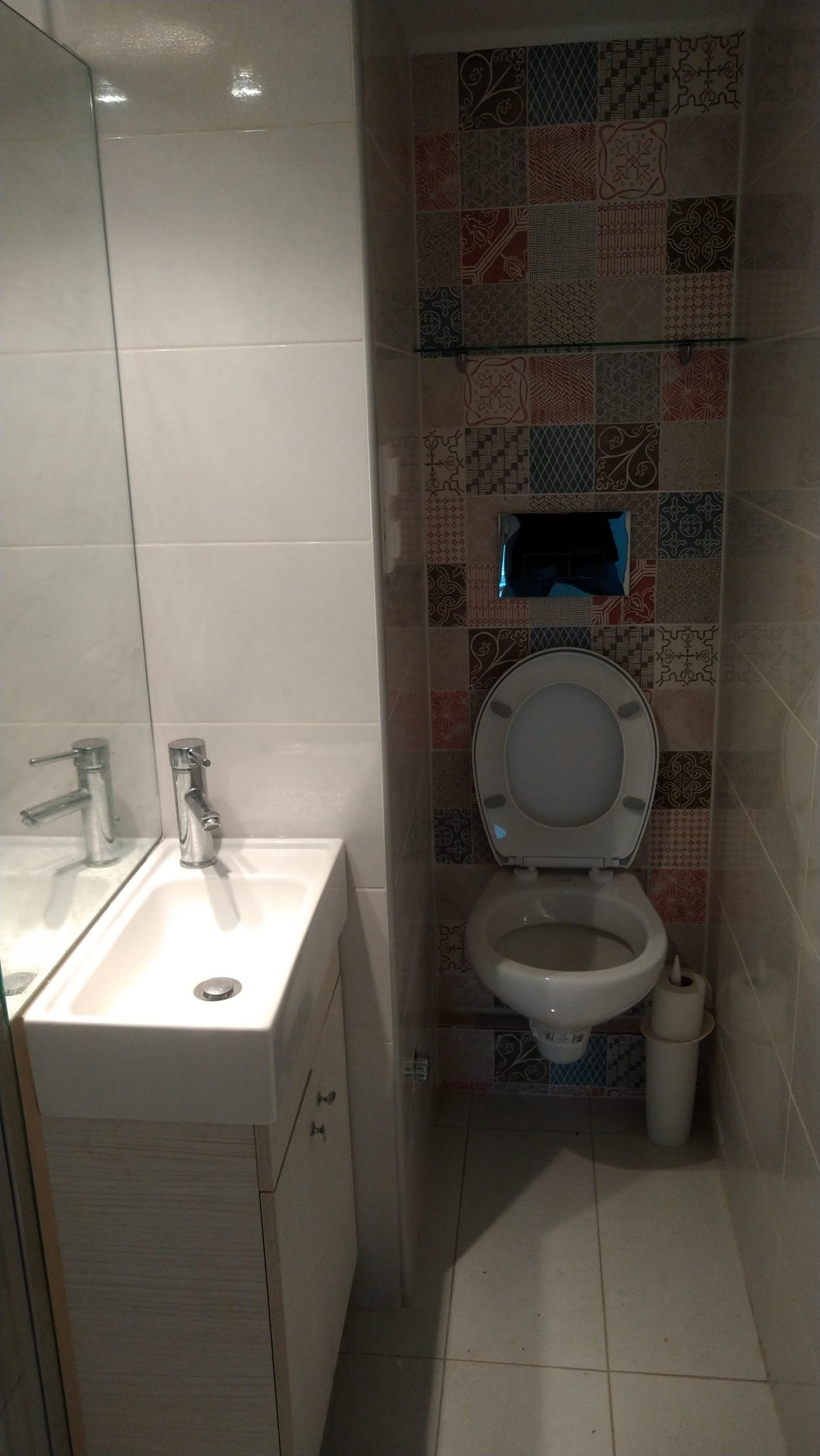 Loutraki SPA Apartment shower